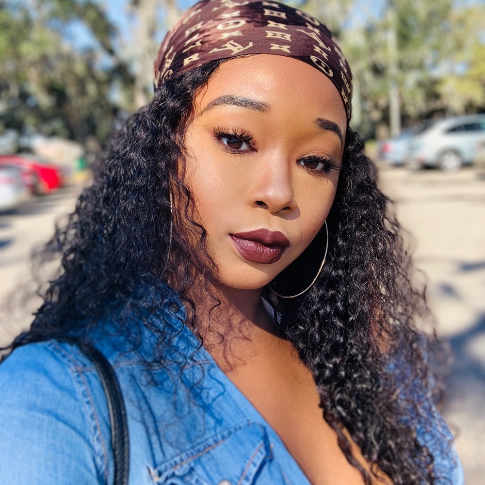 Meet your Posher, Ashia